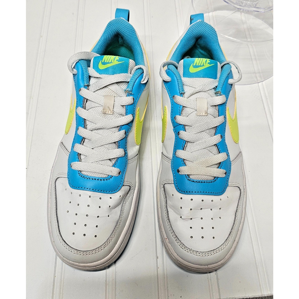 Nike Court Borough low 2 kids size7 White
